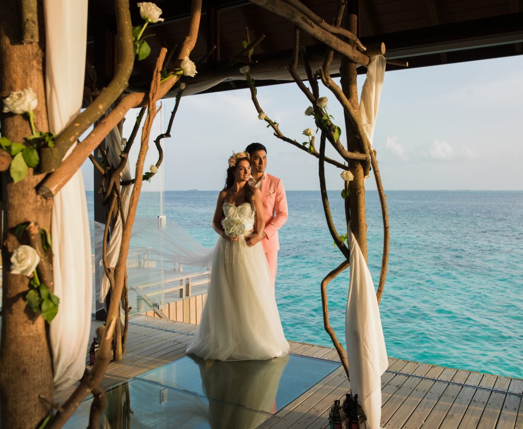 Fairy-tale wedding pavilion offers overwater wedding ceremonies | Visit ...